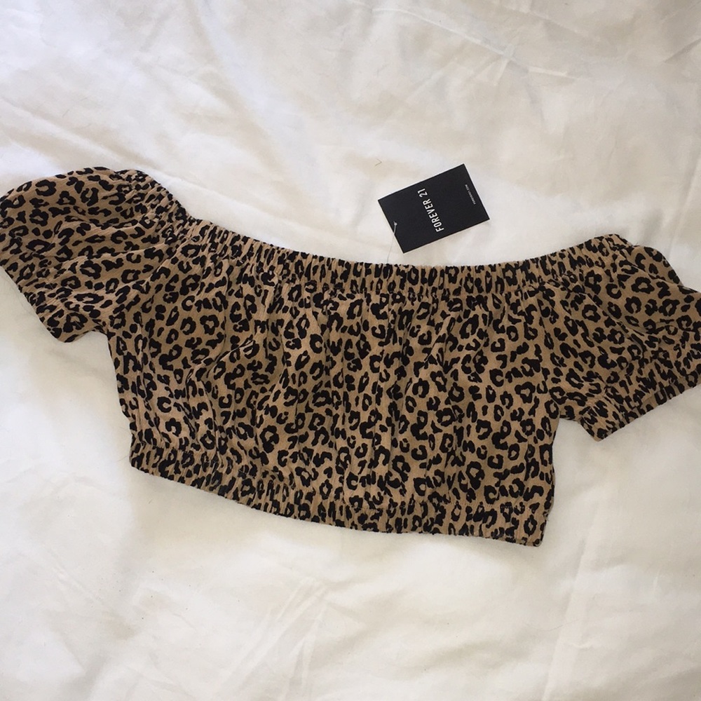 Leopard crop top
